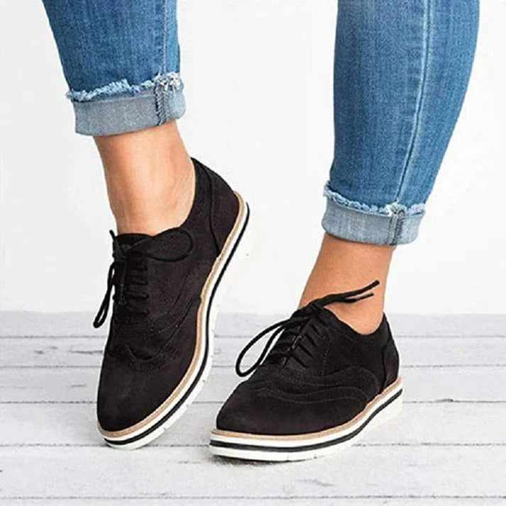 Leren Schoenen - Vrouwenmode Vrijetijdsschoenen met veters Sneakers-Boutique Moda