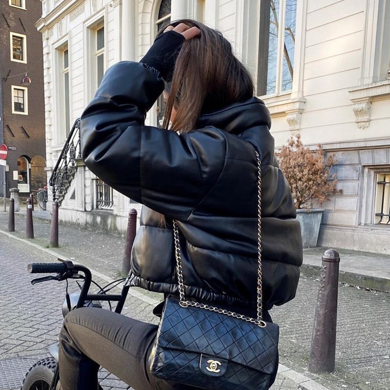 Pufferjas | Zwarte cropped winterjas voor dames