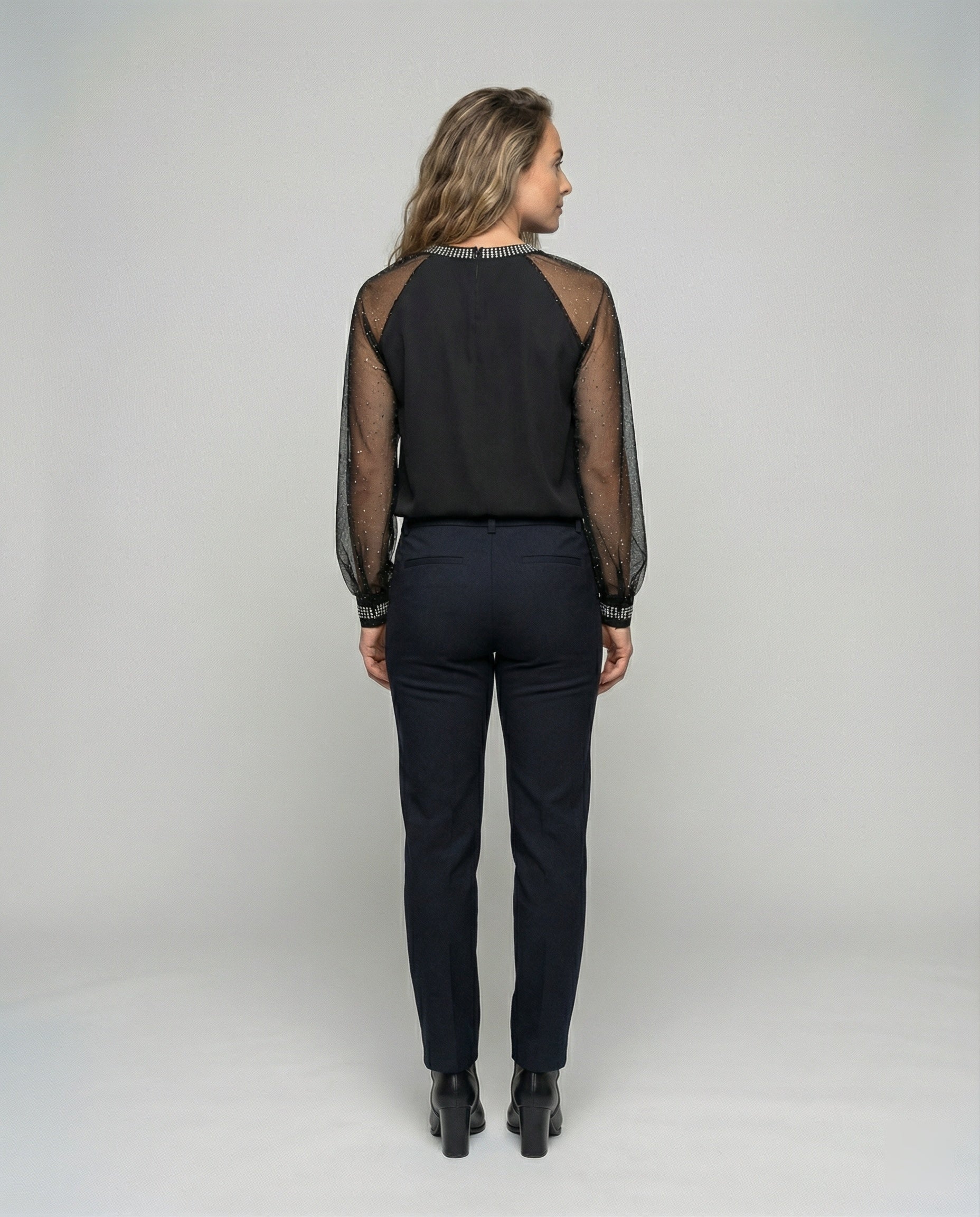 Top met lange mouwen van mesh | Zwart | Glanzend | Top met doorschijnende mouwen | Damesblouse-Boutique Moda