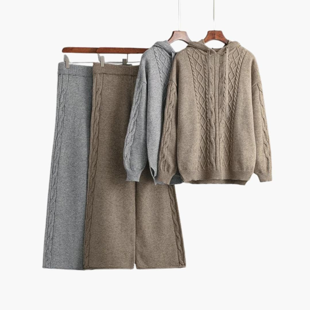 Gebreide co-ord sets in grijs en taupe naast elkaar
