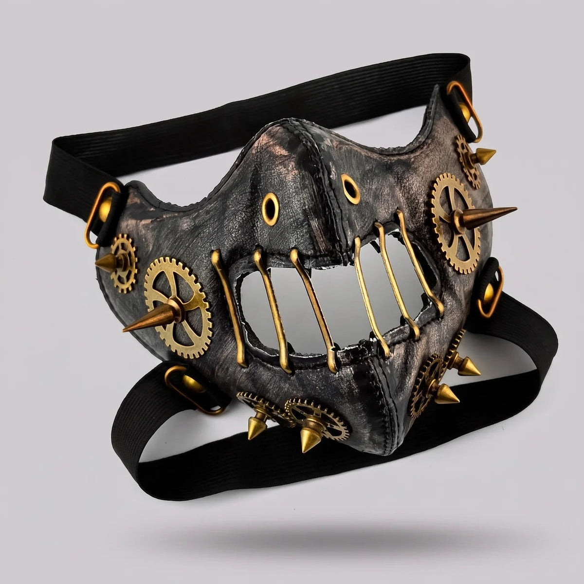 Steampunk Halfmasker | Tandwielen | Spikes | Klinknagels | Zwart Goud