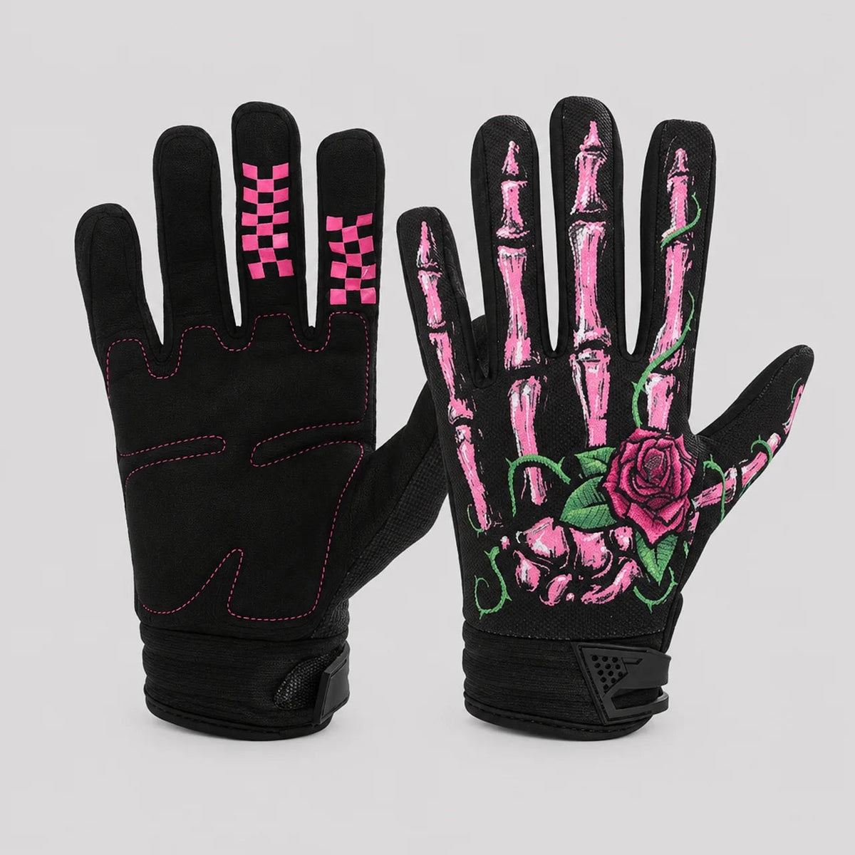 Zwarte motorhandschoenen met roze geruit detail en skelethand roos print | Boutique Moda
