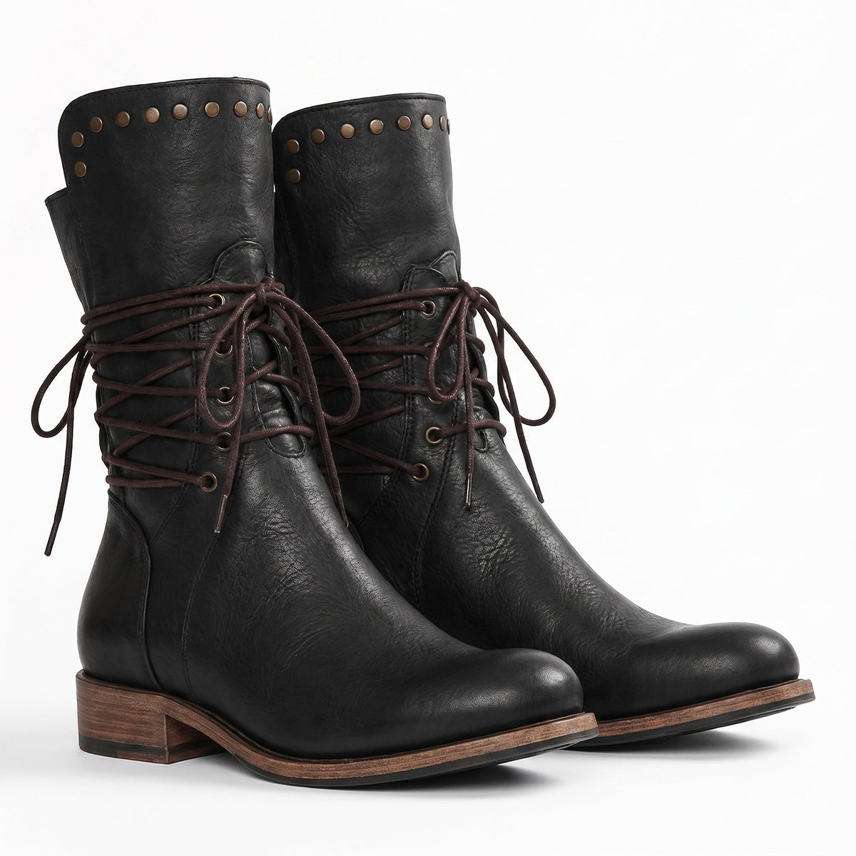 Zwarte halfhoge veterlaarzen met studs en bruine veters, vrijstaand zonder model | Boutique Moda