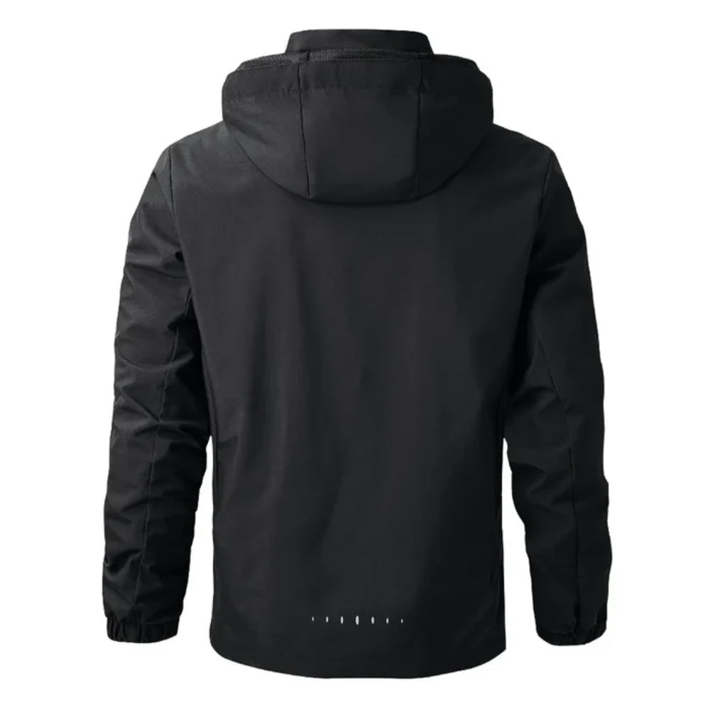 Zwart regenjack met capuchon, achteraanzicht, gedragen door een persoon | Boutique Moda