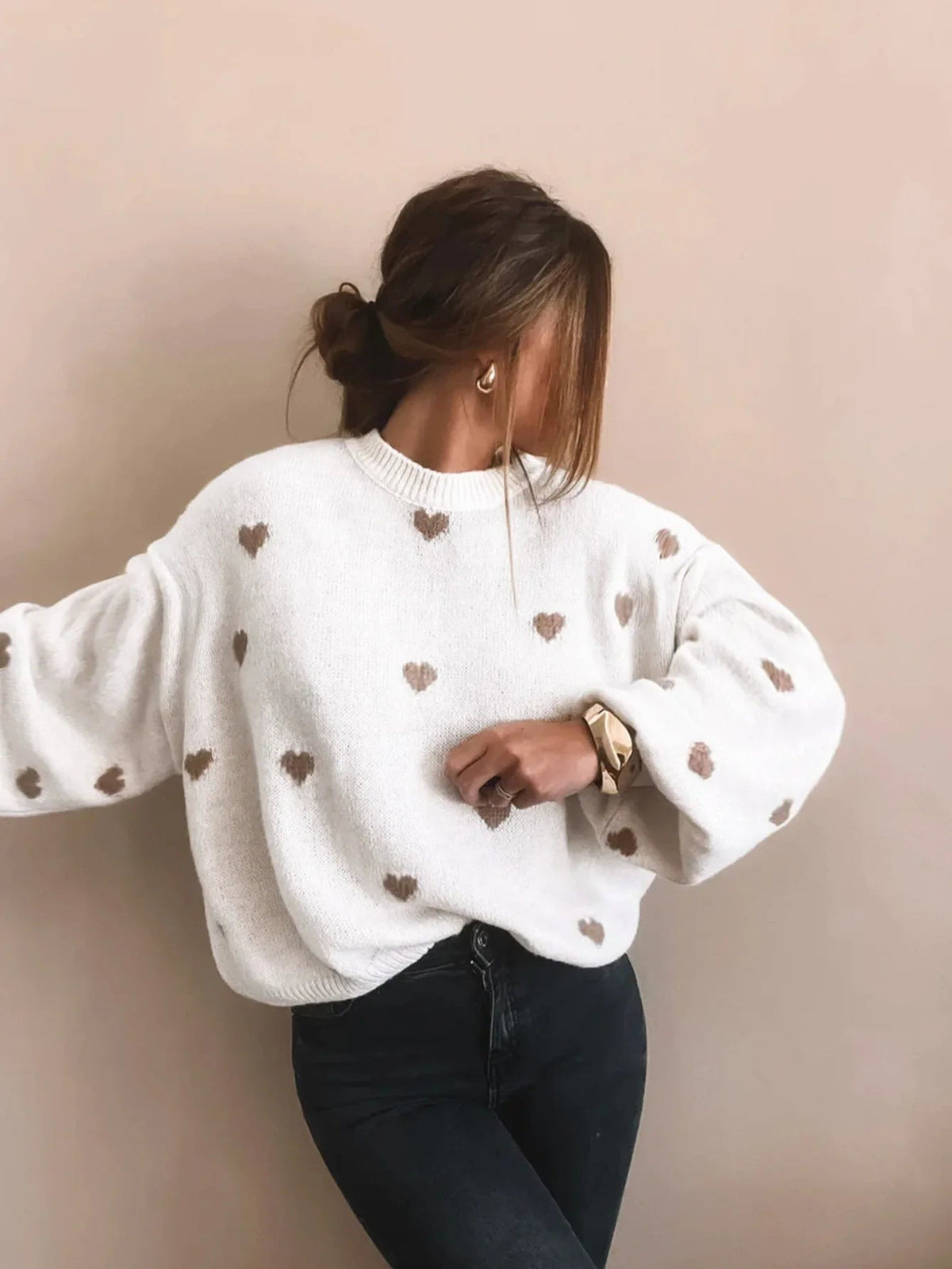 Witte oversized trui dames met beige hartjes