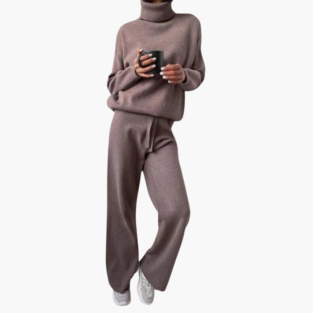 Taupe gebreid huispak met col en wijde broek met trekkoord