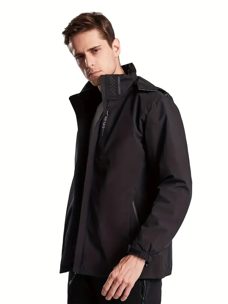 Man in de zwarte jas, dichtgeritst | Boutique Moda