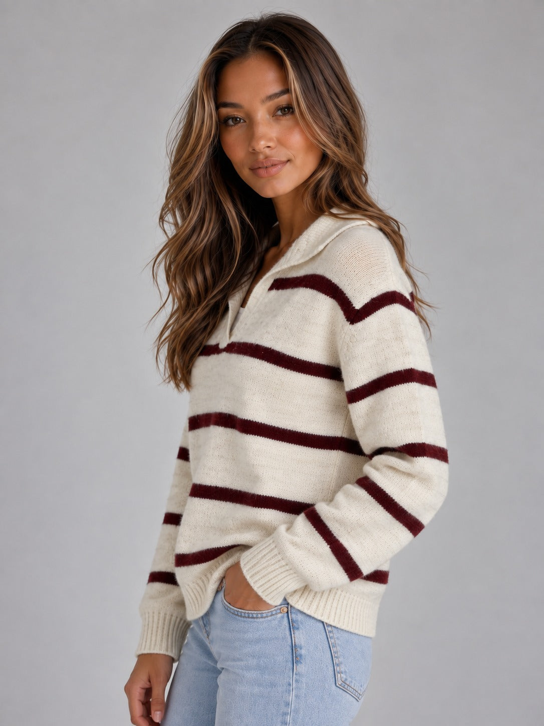 Gestreepte damestrui met kraag in crème en bordeaux, zijaanzicht | Boutique Moda