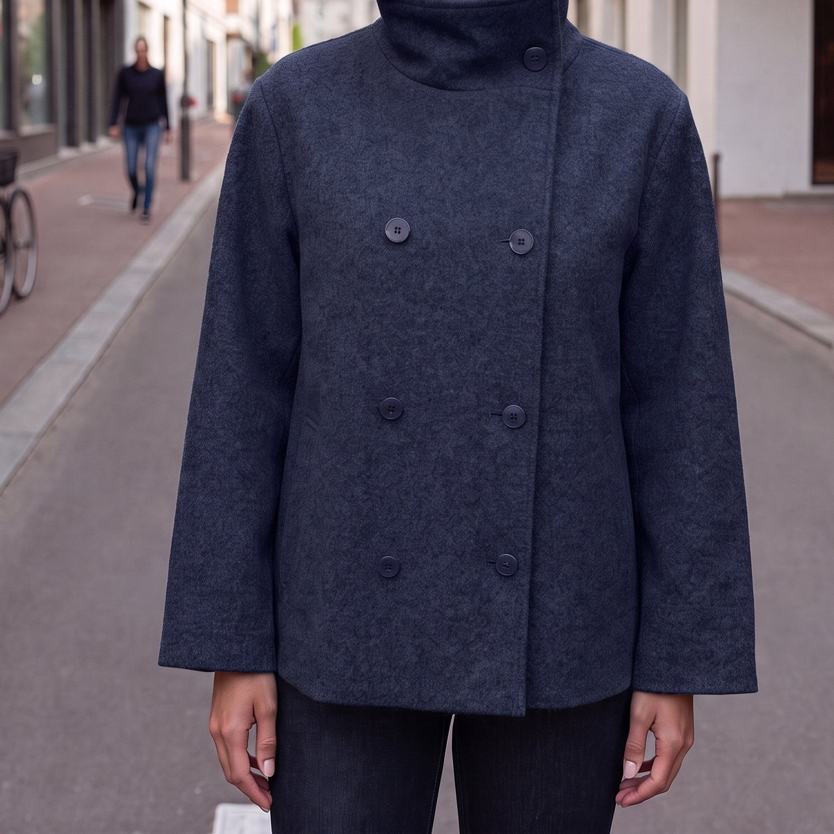 Double breasted jas in marineblauw met opstaande kraag | Boutique Moda