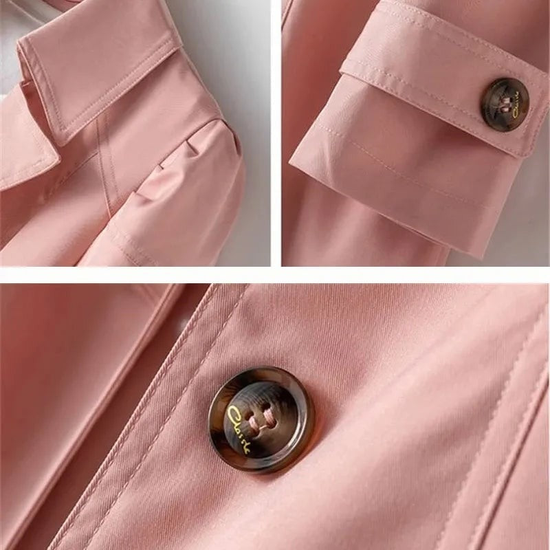 Close-up van het mouwbandje, de zakklep en de knoop in schildpadlook | Boutique Moda