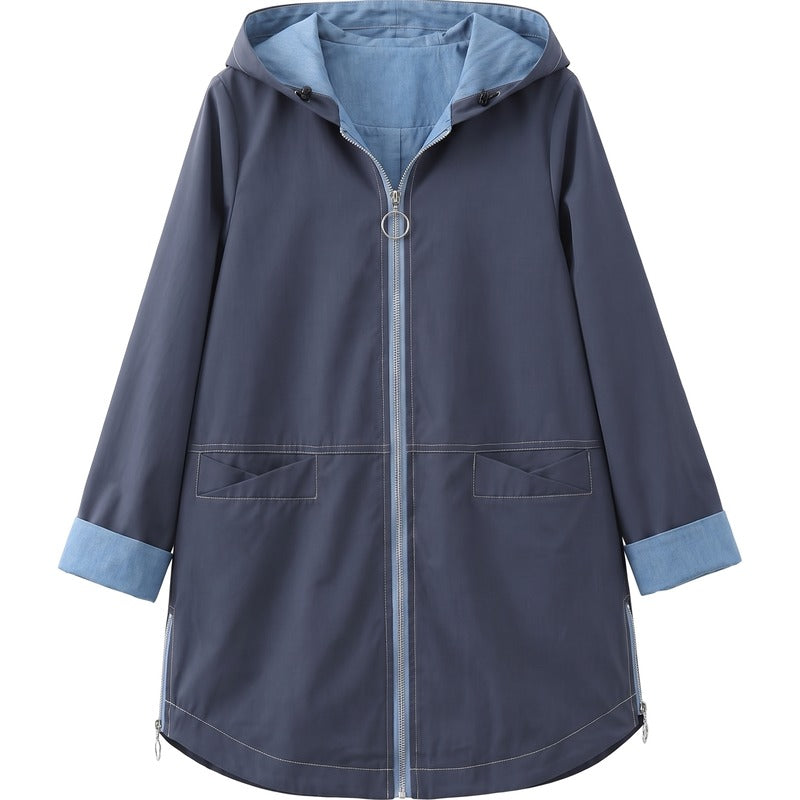 Donkerblauwe parka met capuchon en lichtblauwe contrastvoering | Boutique Moda