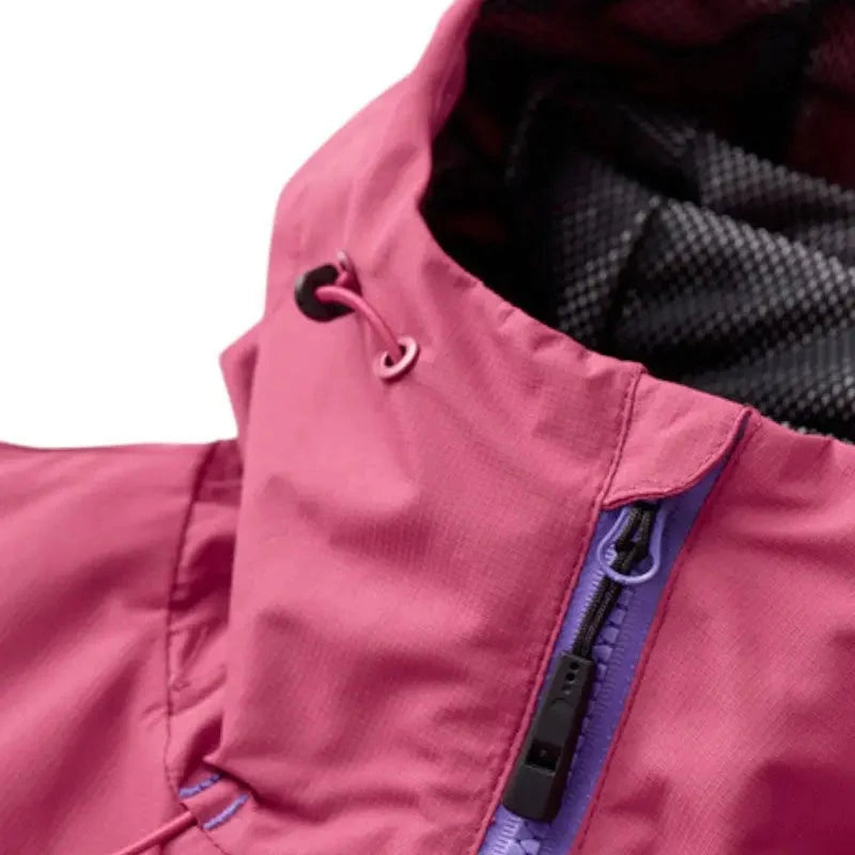 Close-up van het capuchonkoord en de rits | Boutique Moda