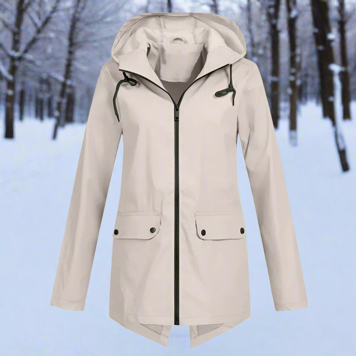 Regenjas in abrikoos met capuchon en knoopzakken | Boutique Moda