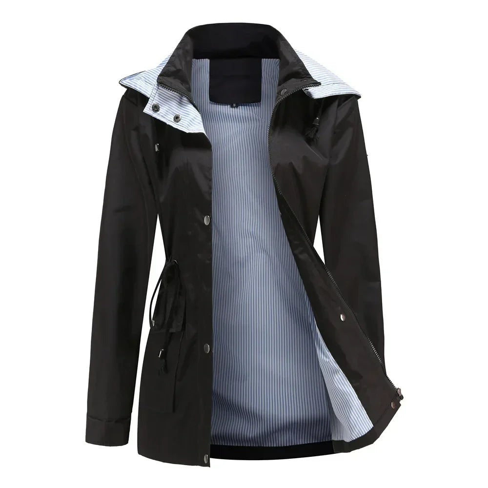 Gevoerde regenjas in zwart met capuchon | Boutique Moda