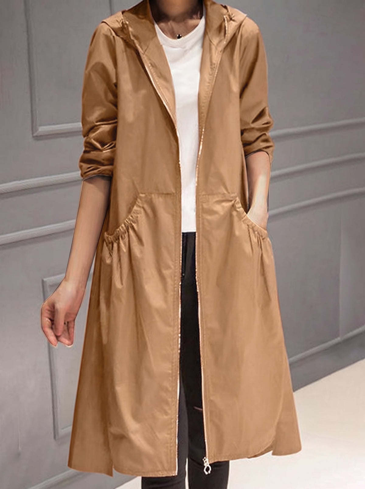 Lange regenjas in camel met capuchon, A-lijn en rits | Boutique Moda