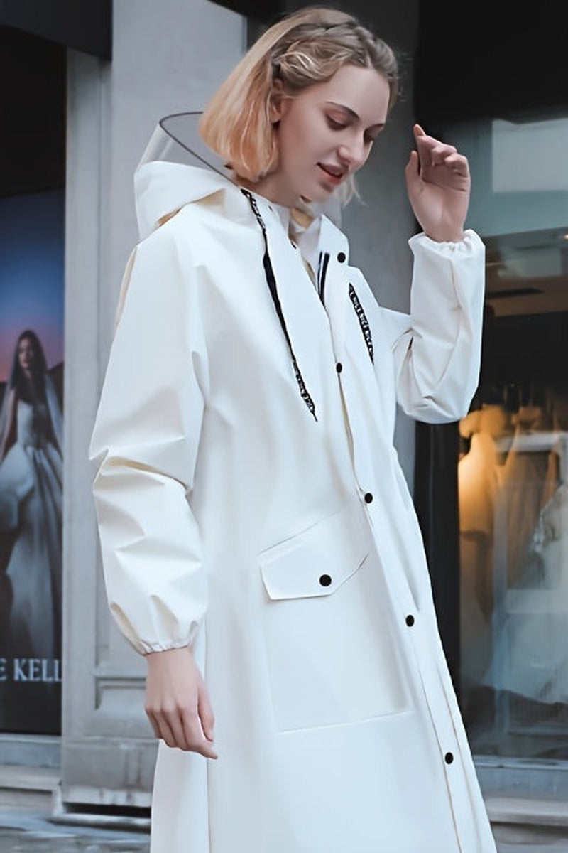 Lange waterdichte regenjas in wit met capuchon en taillekoord | Boutique Moda