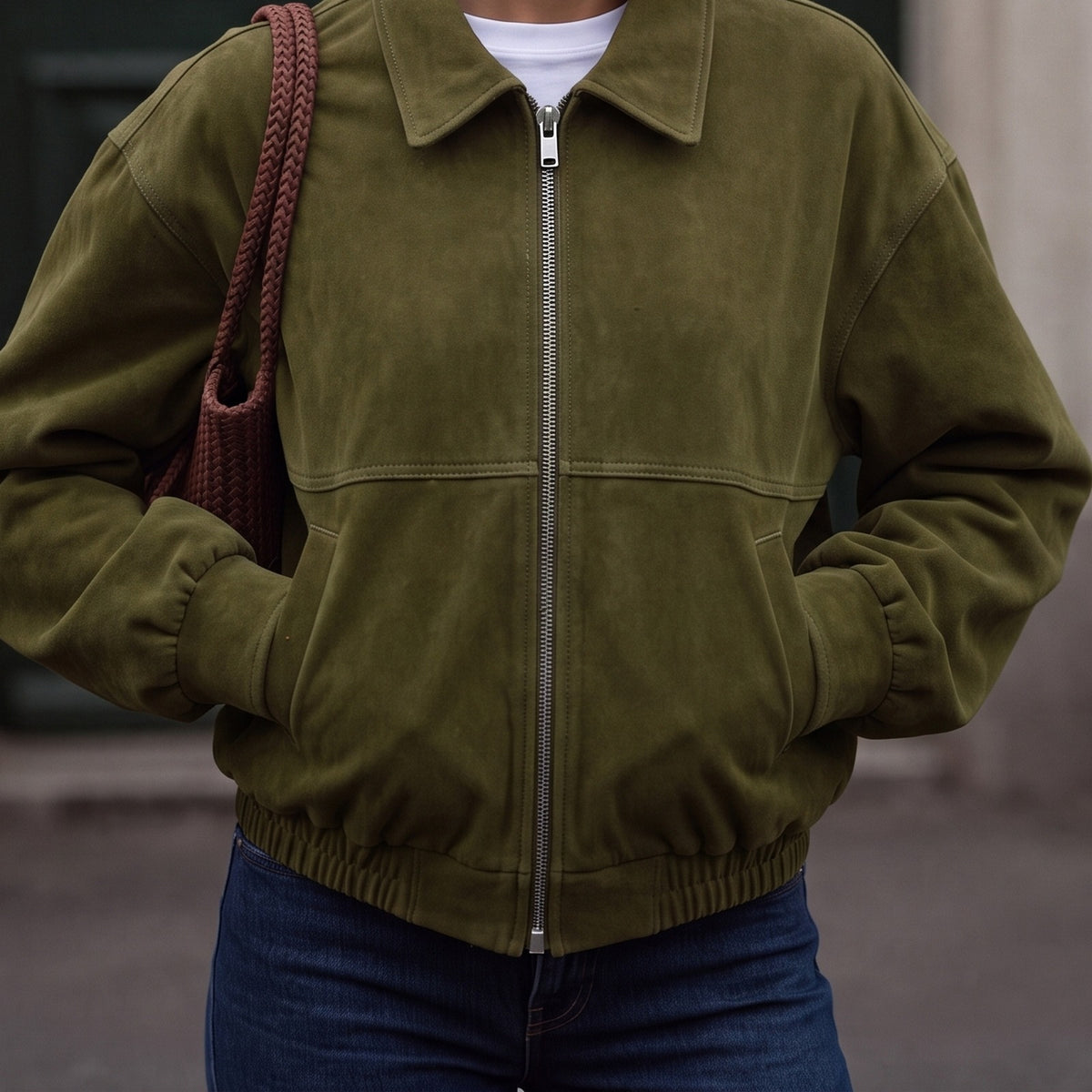 Bomberjack in olijfgroen met suède-look en kraag | Boutique Moda
