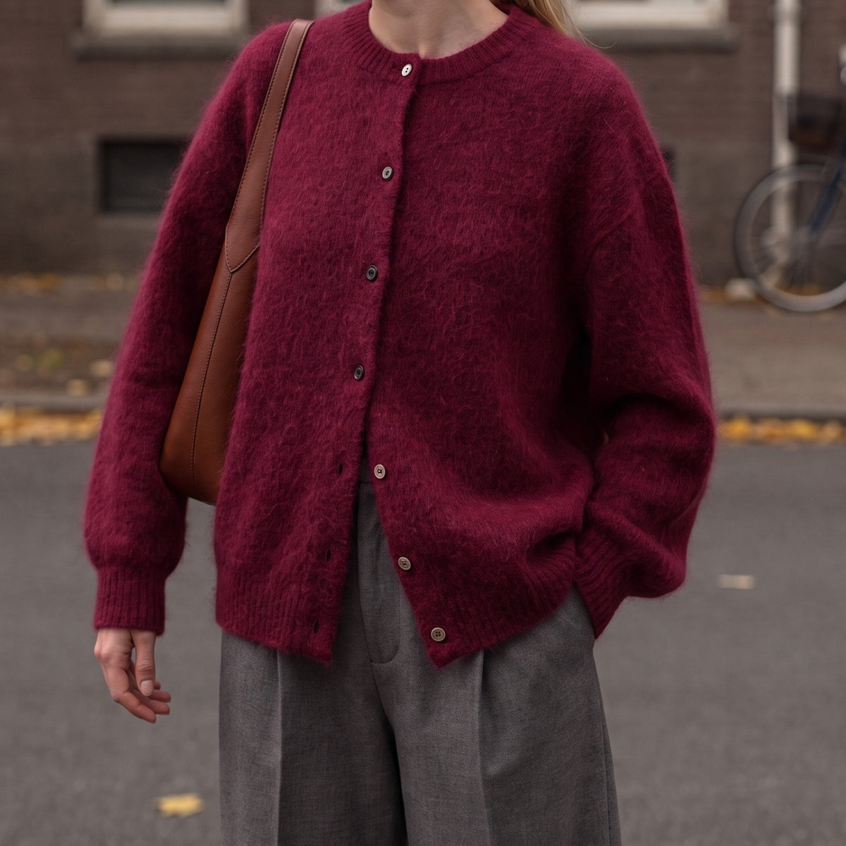 Fluffy oversized vest in bordeaux met knoopsluiting | Boutique Moda