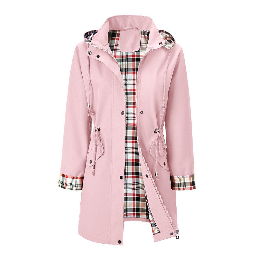 Roze regenjas met geruite voering en capuchon