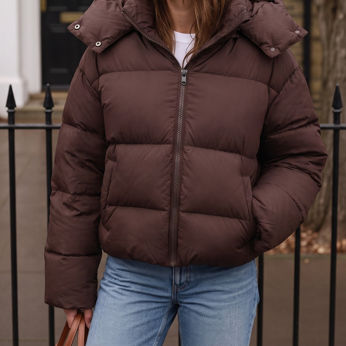 Bruine pufferjas op een jeans | Boutique Moda