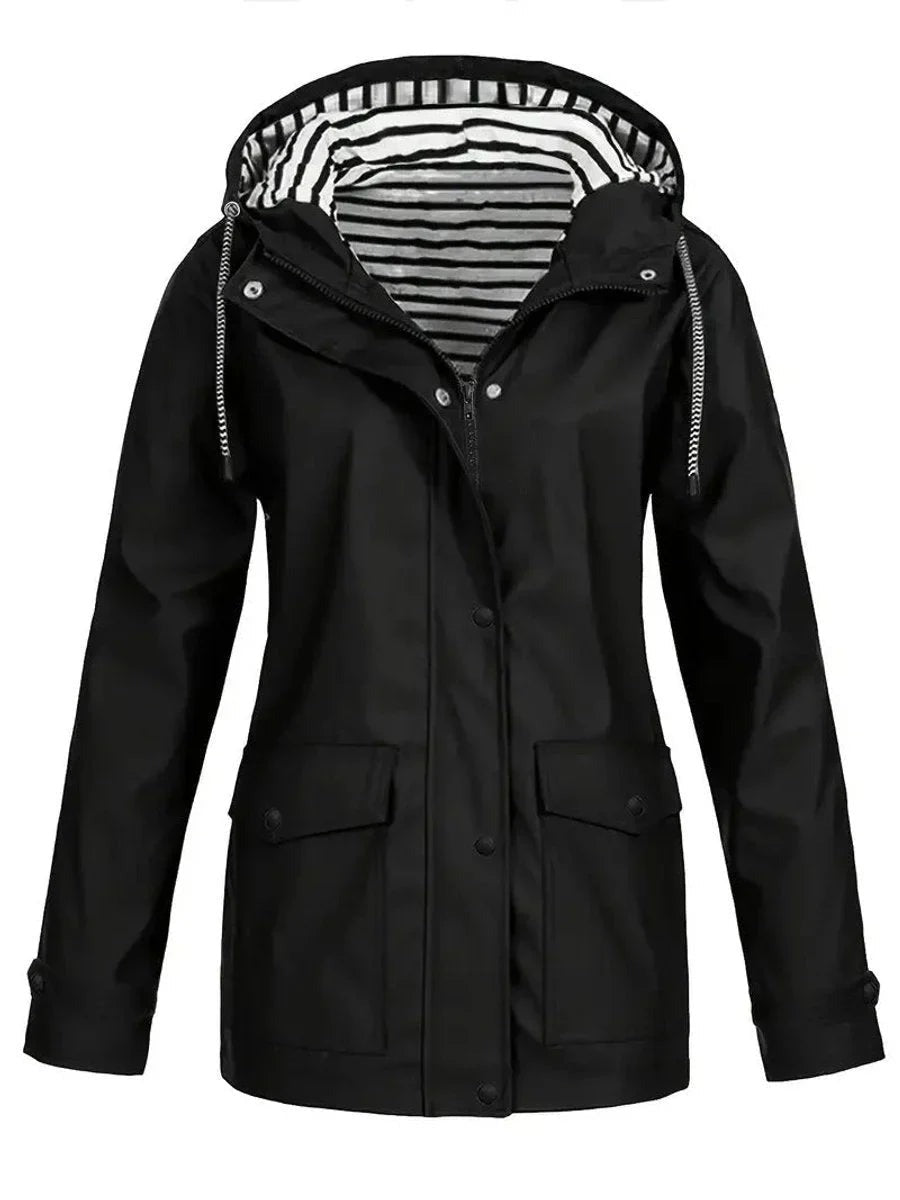 Regenjas in zwart met capuchon en gestreepte voering | Boutique Moda