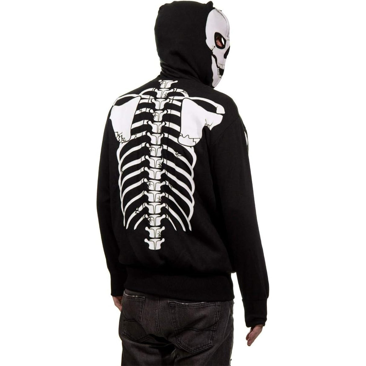 Zwarte hoodie met doodskop capuchon en skeletprint, gedragen door een persoon | Boutique Moda