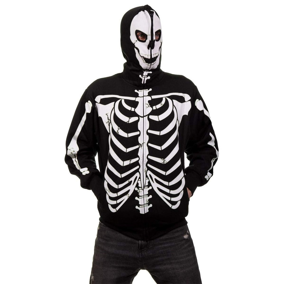 Zwarte hoodie met skelet print en doodskop capuchon, gedragen door een man | Boutique Moda