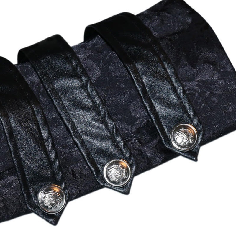 Zwarte gothic schoudercape met jacquard patroon en zilveren drukknopen, close-up detail | Boutique Moda