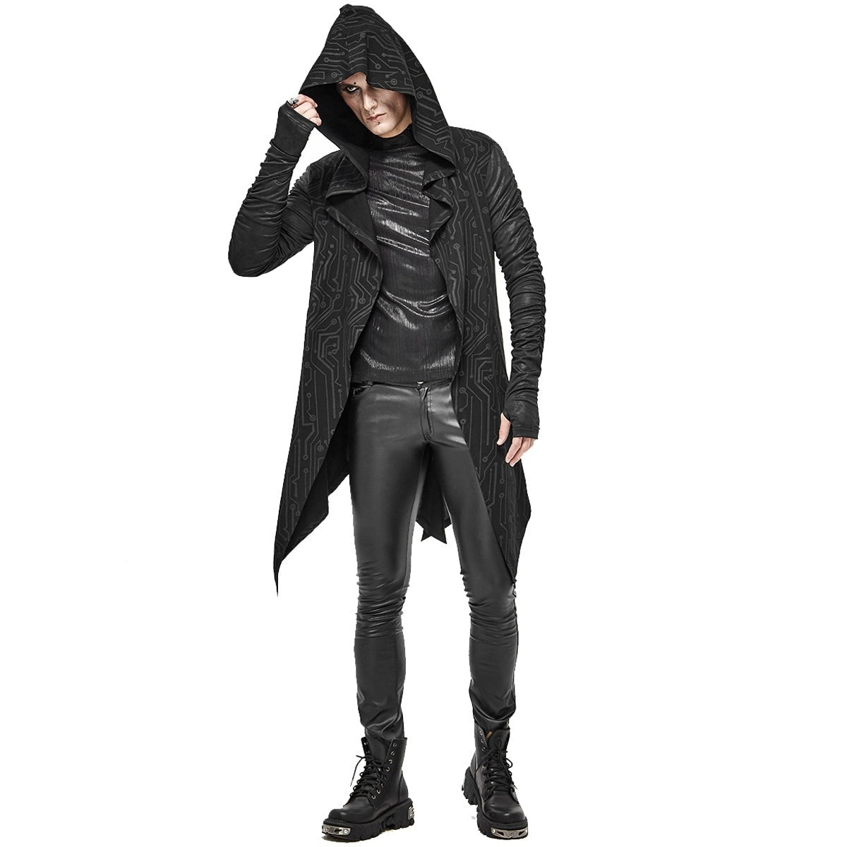 Zwarte gothic lange vest met capuchon, gedragen door man, printlijnen patroon | Boutique Moda