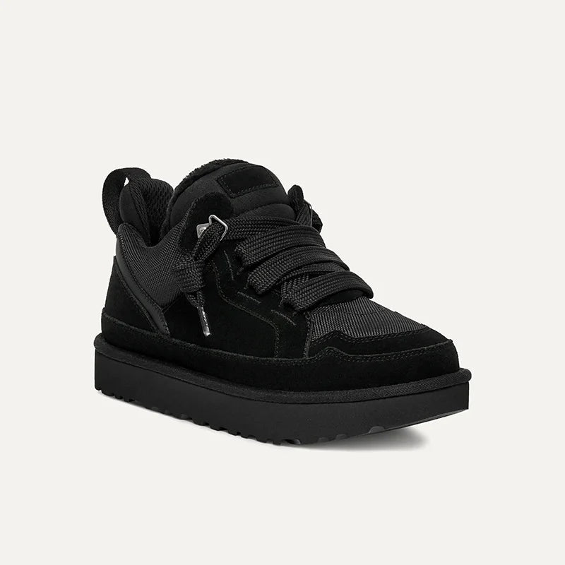 Zwarte gevoerde plateau sneaker met brede veters, vrijstaand productbeeld | Boutique Moda